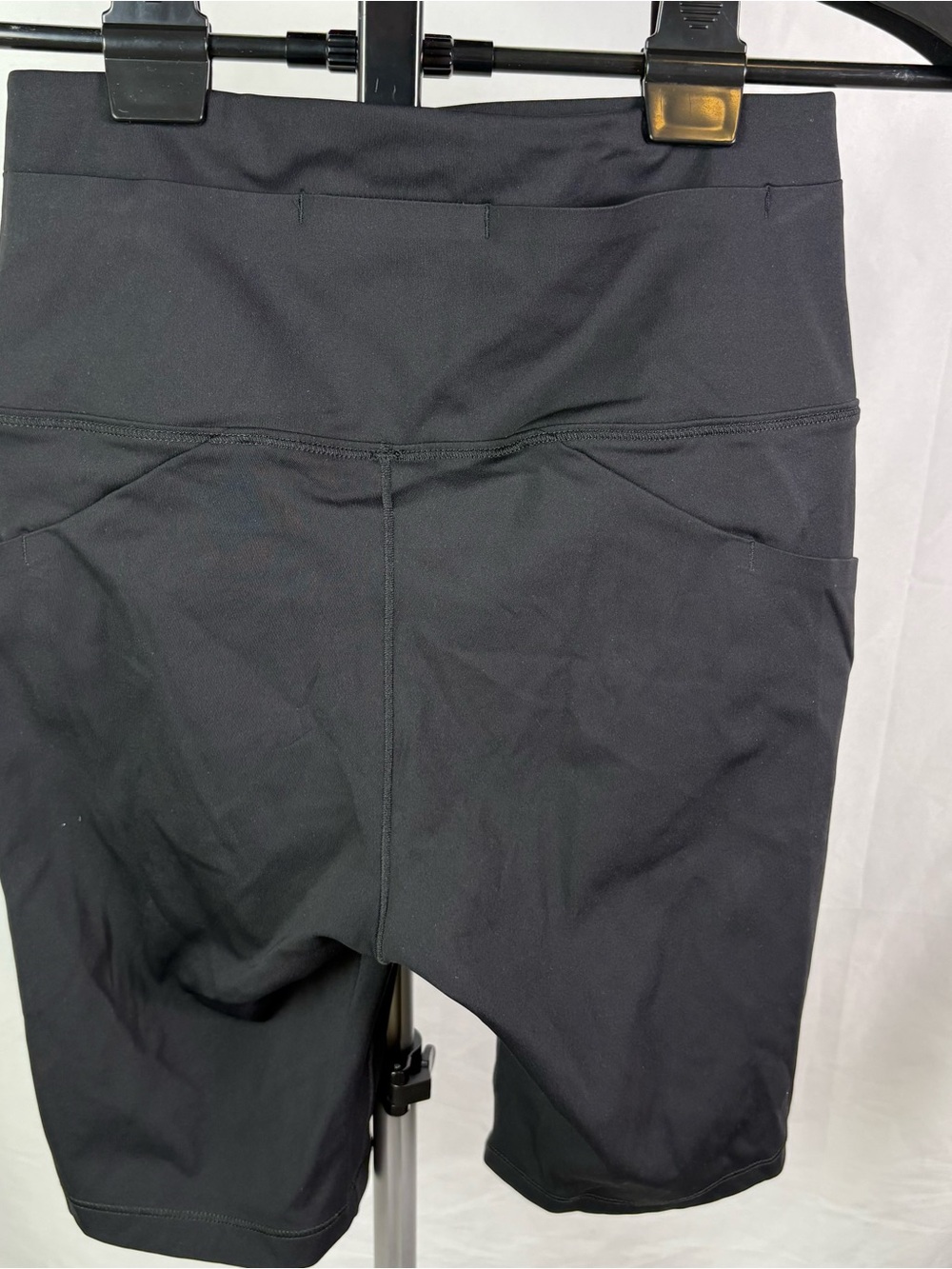 Arc'tery Women's Essent High-Rise 8" shorts Size 2 ( Item 539)
